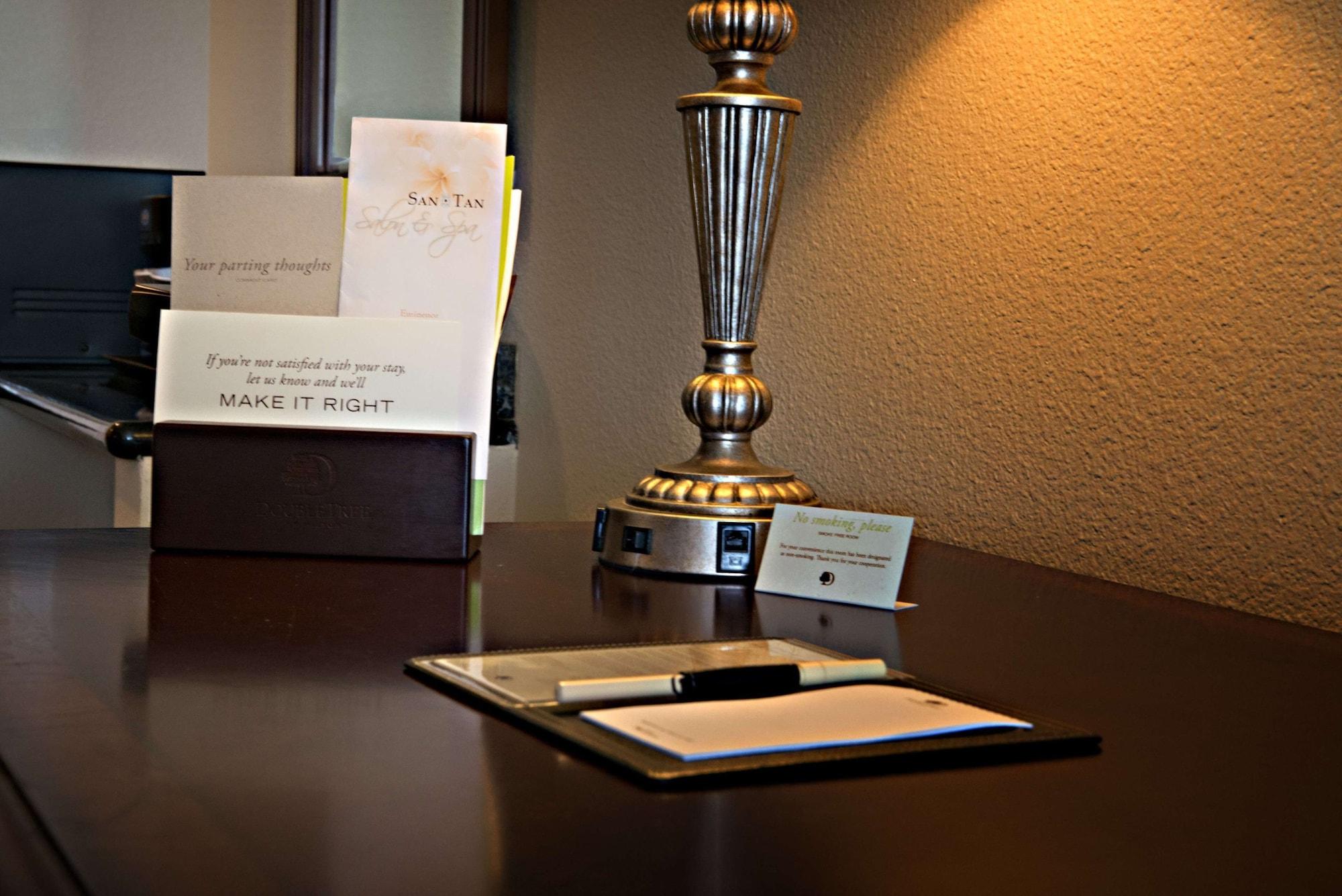 Doubletree By Hilton Phoenix-Gilbert Bagian luar foto