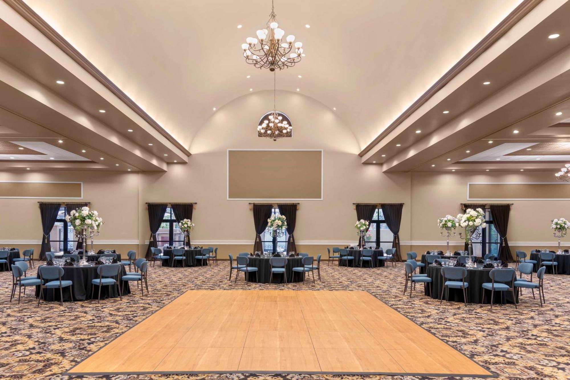 Doubletree By Hilton Phoenix-Gilbert Bagian luar foto