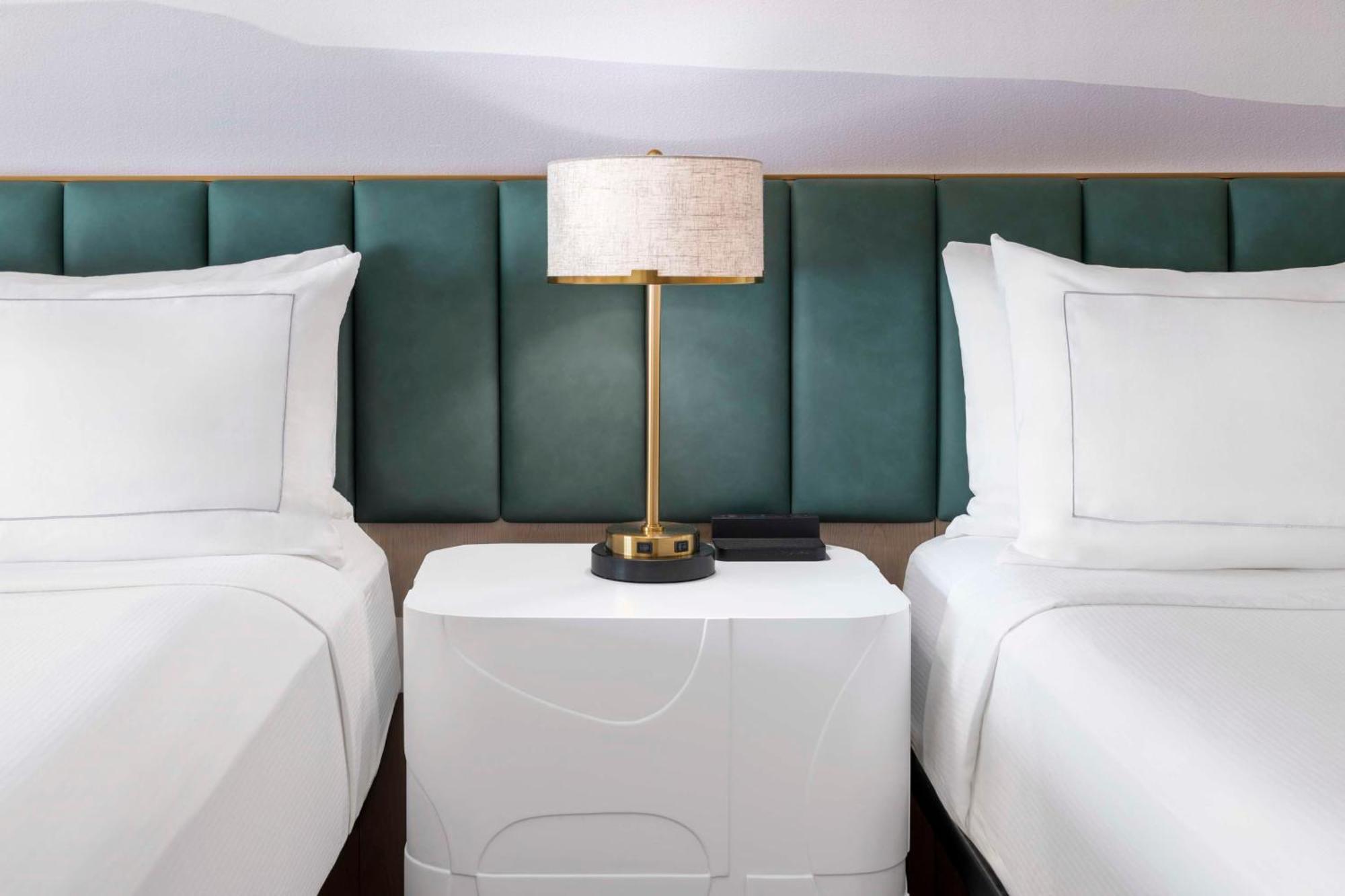 Doubletree By Hilton Phoenix-Gilbert Bagian luar foto
