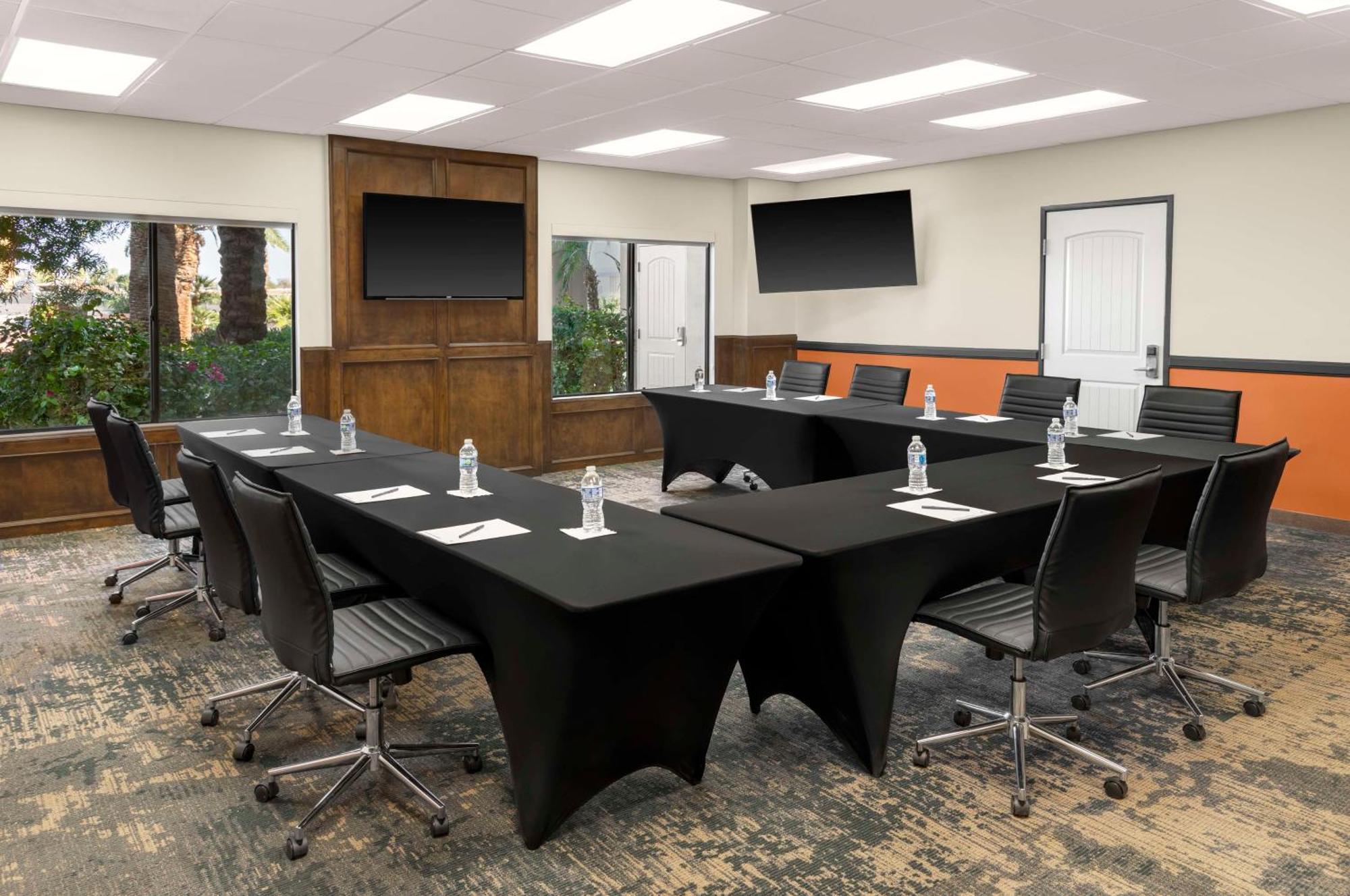 Doubletree By Hilton Phoenix-Gilbert Bagian luar foto