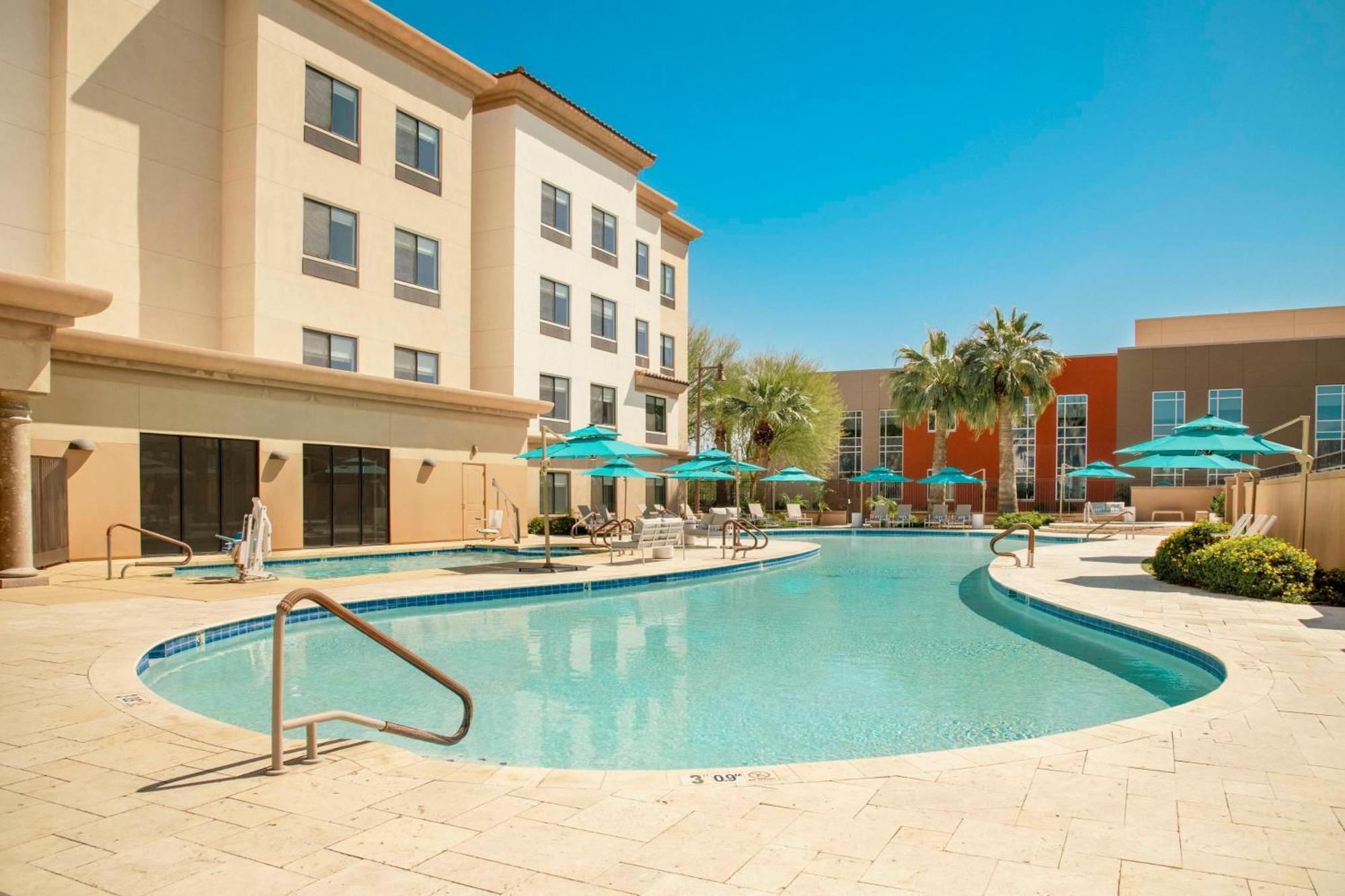 Doubletree By Hilton Phoenix-Gilbert Bagian luar foto